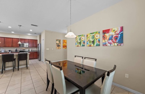 Crystal Cove House | 4 Bed Close to Disney Private Pool