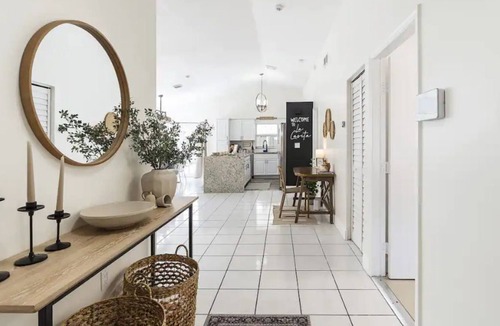 Richmond West House | 4 Bedroom Cozy Farmhouse w/ 2 Ensuite Bedrooms