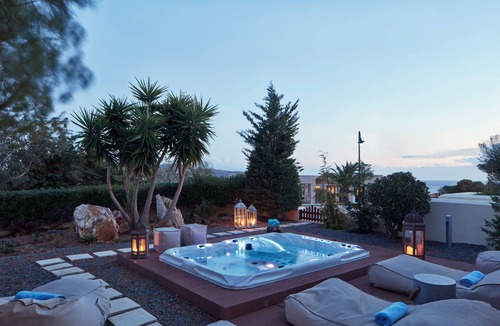 Vissa Villa | 4 Bedroom Villa with Sea View Private Hot Tub and Pool access