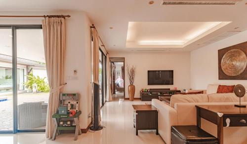 Bang Tao Villa | 4 BR Jacuzzi Pool Villa with Playground, near Layan, Laguna, Bang Tao beach