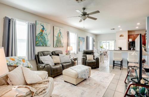 Greater Palm River Point CDC House | 4 Mi to Brandon Exchange: Resort-Style Townhome!