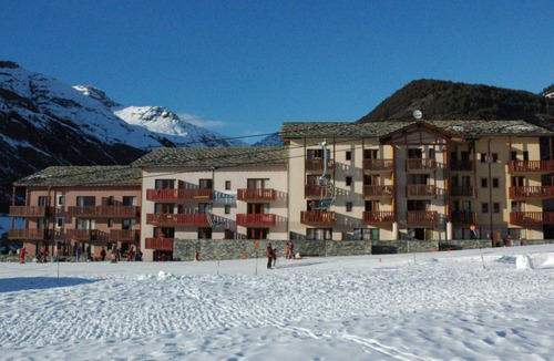 Termignon Apartment | 4-person apartment at the slopes with Wifi