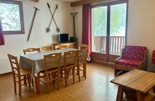 Puy-Saint-Vincent Apartment | 4-Room Rental with Balconies for 8 in Puy-Saint-Vincent
