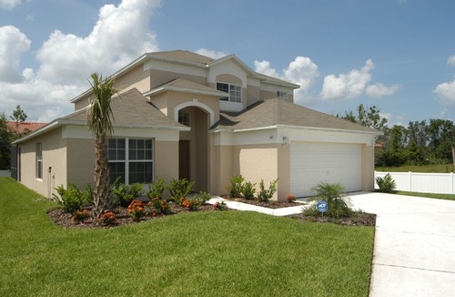 Seasons Villa | 5 BED VILLA CLOSE TO DISNEY PRIVATE POOL WIFI GAMES ROOM LAKE VIEW