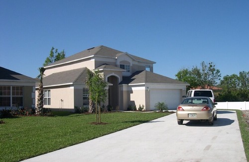 Seasons Villa | 5 BED VILLA CLOSE TO DISNEY PRIVATE POOL WIFI GAMES ROOM LAKE VIEW