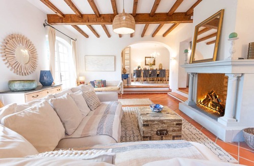 Aups House | 5 bedroom Mas, olive grove, heated pool 15 x 5m, air con, 5000m2 gardens