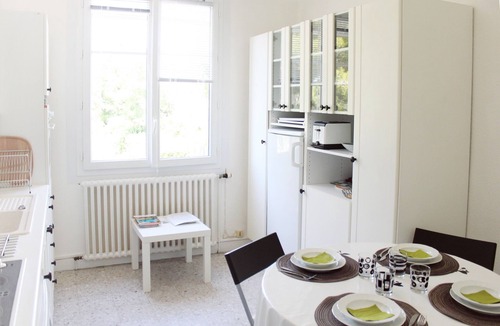 Saint-Cyr-sur-Mer Apartment | 5' walk from Les Lecques beach, independent apartment