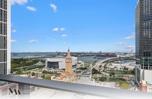 Downtown Miami House | 501 First Residences Studio mins from Cruises with Beach Access