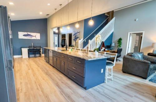 Lake Berkley House | 5BR Home w Private Pool Near Disney