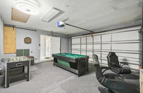 Lake Berkley House | 5BR Pool Home Near Disney