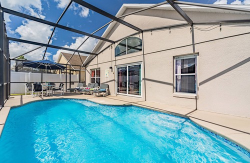 Lake Berkley House | 5BR Villa Private Pool & Game Room