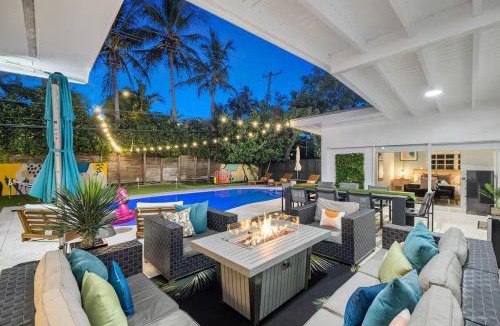 North Miami Beach House | 5BR Villa with Heated Pool, Firepit and 10mins to Beach