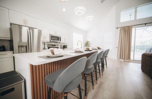 Windsor Palms House | 6BR Family Vacation Home near Disney