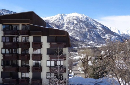 Chantemerle Apartment | 6th floor, view mountain, balcony, parking, tv, ski locker, 31m², Serre Chevalier