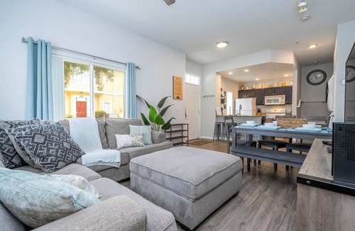 Kissimmee Resort | 7 Dwarfs Resort 4BR Condo - Near Disney & Parks