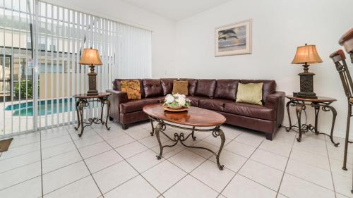 Windsor Hills House | 7652 Otterspool