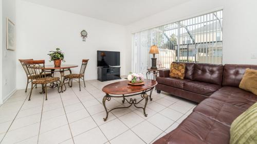 Windsor Hills House | 7652 Otterspool
