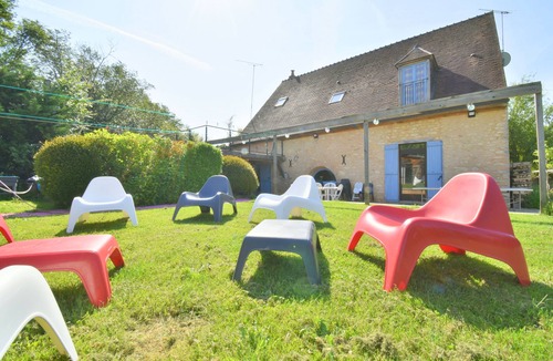 Lignieres House | 8-bedroom gîte, covered swimming pool and heated pool, 5000m2 green space.