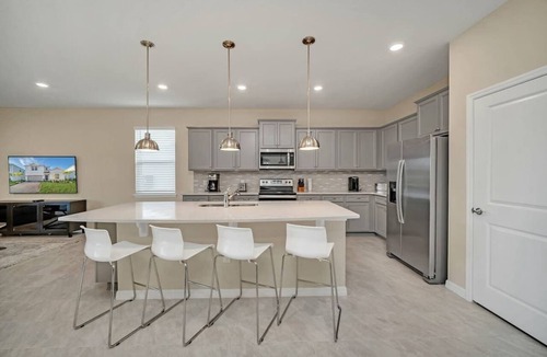 Davenport House | 8BD Windsor Island Private Pool (WI 2300)