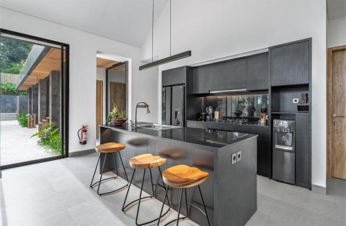 Melayang Villa | 9BR Ker Heol & Asmara by BaliSuperHost