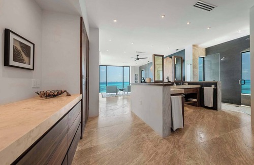 Isla Mujeres House | 9BR Private Oceanfront Villa- Sleeps 26- Chef & Concierge