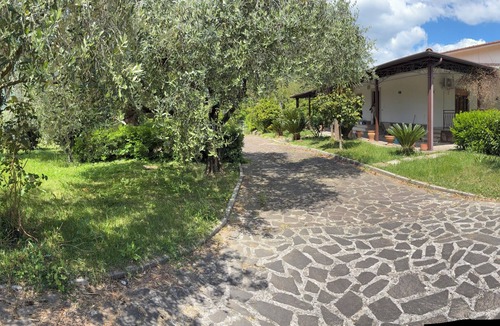 Montoro House | A charming villa surrounded by greenery, just a stone's throw from Salerno and the coast