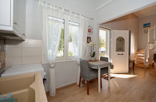 Ermionida Apartment | A cozy cute apartment in Mandrakia Ermioni next to the sea