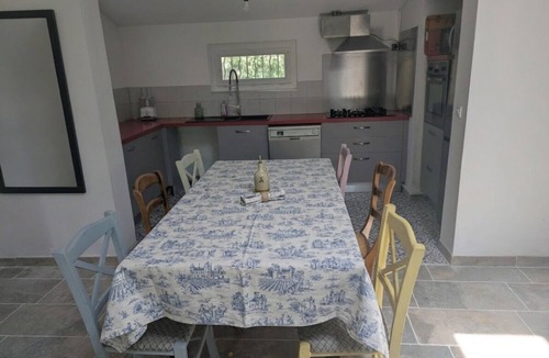 Ginasservis House | A haven of peace under the oaks
