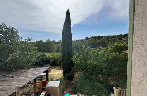 La Treille House | A quiet guesthouse in a villa in Marseille