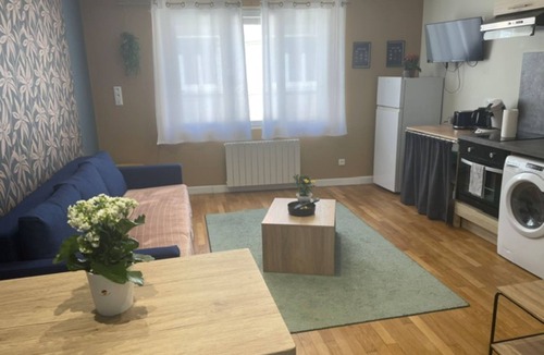 Issoudun Apartment | A quiet location in the city center.