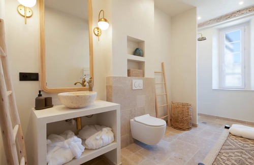 Old Town Apartment | A Wonderful 2-BR next to the Senequier - Heart of Saint Tropez
