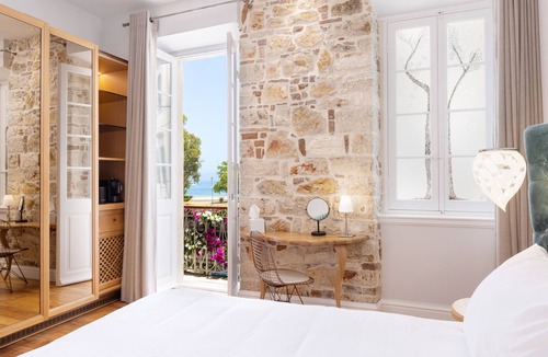 Corfu Town Hotel | Acanthus blue