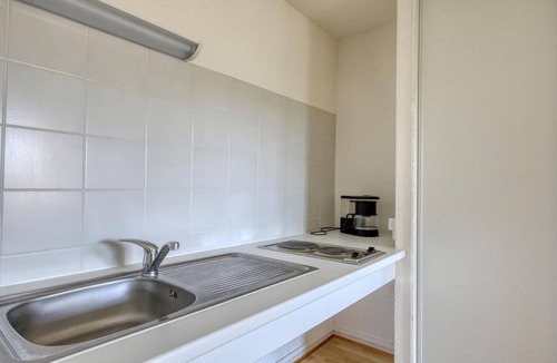 Miremont Apartment | Accessible Lake Stay for 4 in Miremont