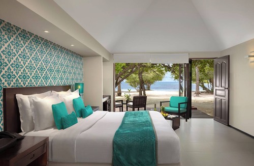 Lhohifushi Resort | Adaaran Select Huduran Fushi - with 24hrs Premium All Inclusive