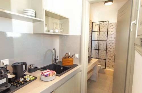 Megalochori Bed & Breakfast | Agia Marina Caldera Suites