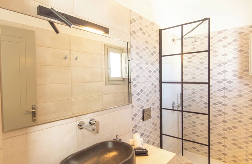 Megalochori Bed & Breakfast | Agia Marina Caldera Suites