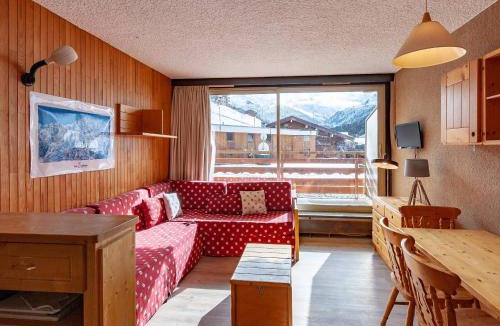 Meribel-Mottaret Apartment | Agréable appartement, proche des pistes, balcon, casier à skis - FR-1-355-23