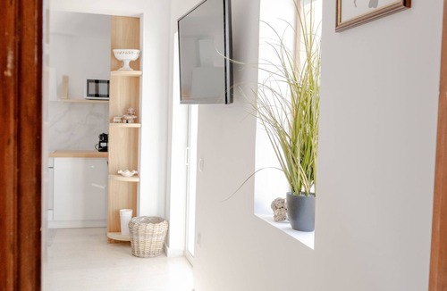 Limni Vouliagmenis House | Agrambeli Apartment 4/7 at Heraion Lagoon