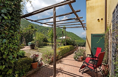 Fisciano Apartment | Agriturismo 'Quadruple Room with Garden View' with Mountain View and Air Conditioning