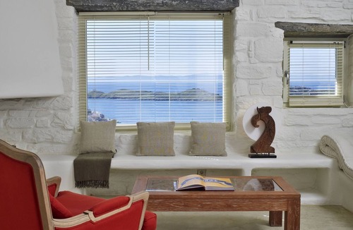 Vourkari Hotel | Aigis Suites