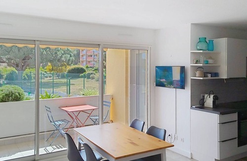 La Faviere Apartment | Air-conditioned T3, 3*, 50m from beach, garage, wifi included