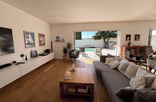Pierrefeu-du-Var House | Air-conditioned house with a pool.