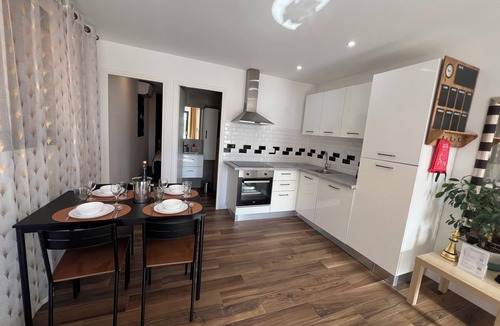 La Trinite Apartment | Air-conditioned T2 with terrace, jacuzzi & parking - near Nice & Monaco