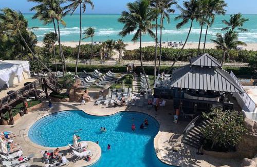 Mid Beach Apartment | AK414- Miami Beach Apt at Oceanfront Resort