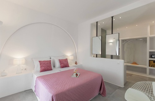 Drios House | Alexander Suites