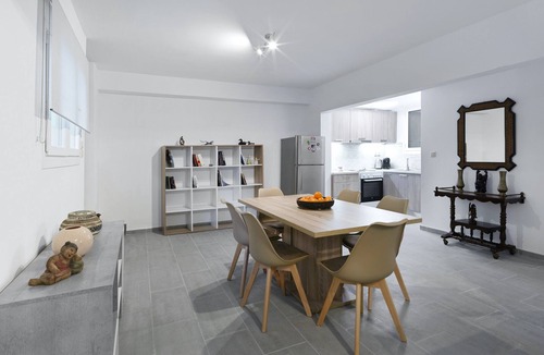 Pangrati Apartment | Alkimaxou21 · 2BR next to the National Gallery &