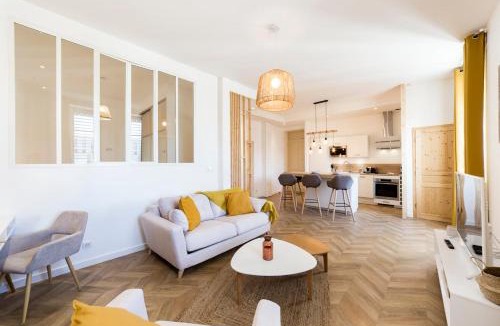 Charmettes - Bellecombe Apartment | All in Lyon | Séjour élégant et calme Part-Dieu