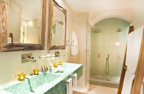Fira House | Allure Suites