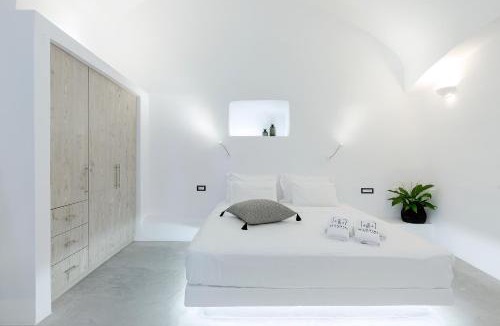 Vothon Apartment | Alluvial Santorini Suites