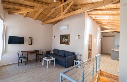 Hydra Apartment | Almond Suite